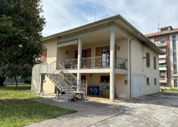 ESTERNO - Villa Via Gramsci 8, Sissa Trecasali - foto 2