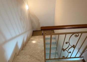 SCALA INTERNA - Villa Via Gramsci 8, Sissa Trecasali - foto 18