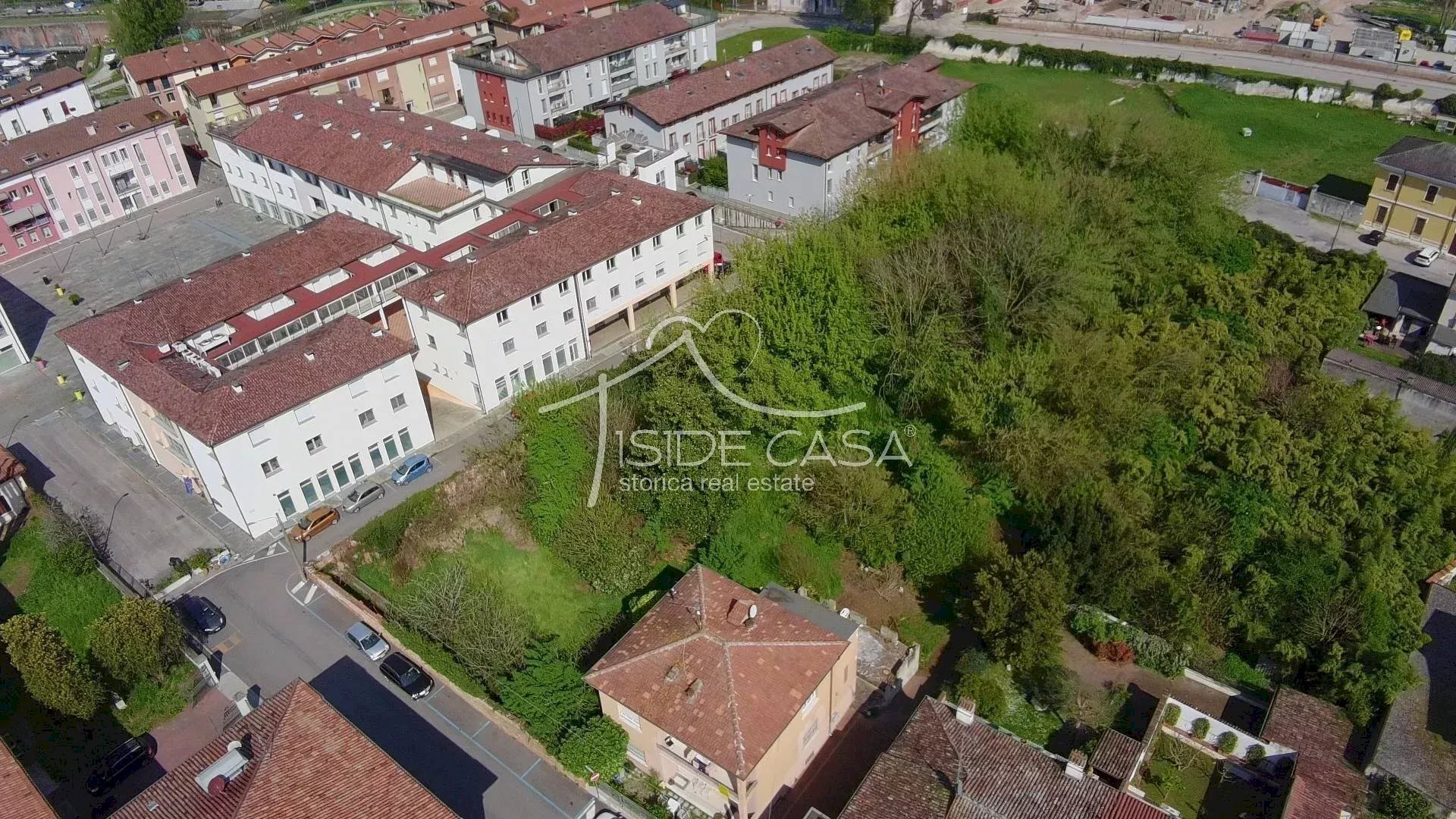 Building land Mantova - photo 3