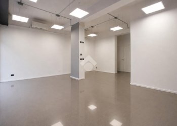 Shop Via Via Matteotti, Calderara di Reno - photo 4