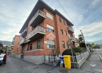 Two-room apartment Via Vittorio Veneto, Lanzo Torinese - photo 12