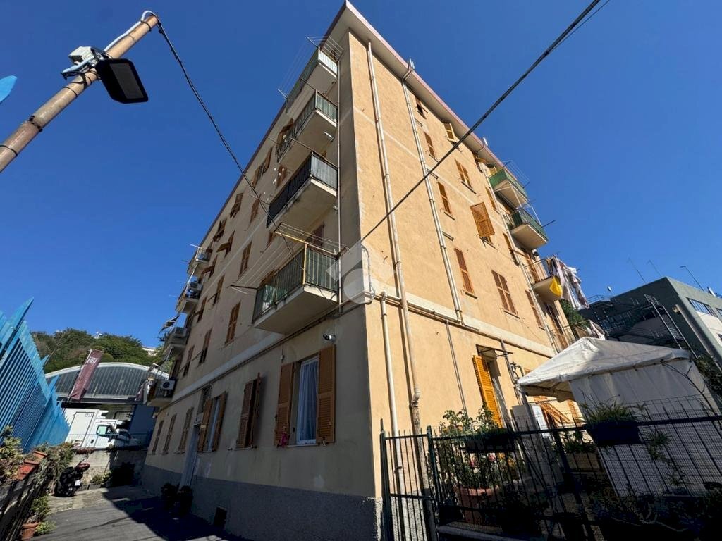 Trilocale Lungotorrente Secca, Genova (zona Bolzaneto) - foto 1