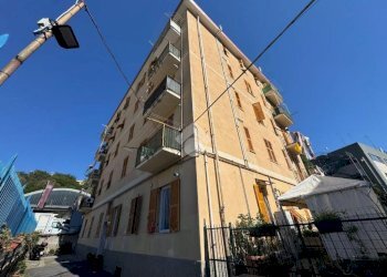 Trilocale Lungotorrente Secca, Genova (zona Bolzaneto) - foto 1