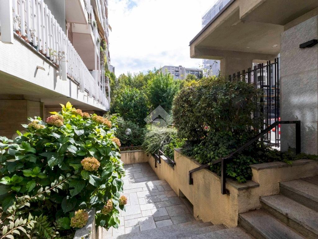 Three-room apartment Via Monte Ortigara, Torino (neighborhood Pozzo Strada) - photo 2