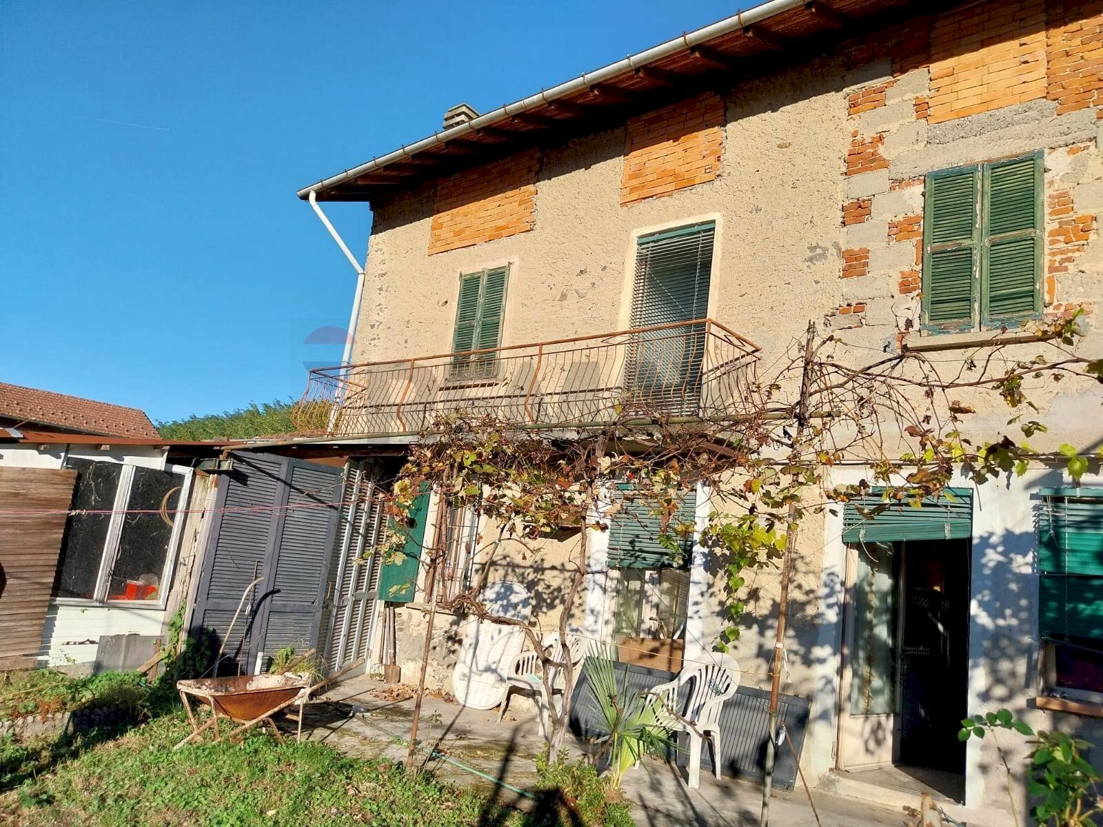 Casa all\'aperto - Casa indipendente via La Pezza
 
3, Luino - foto 1