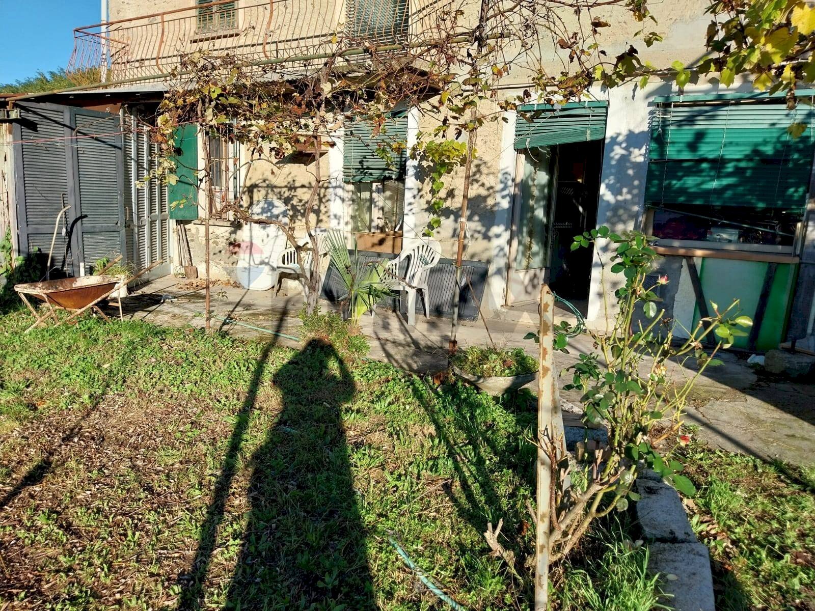 Giardino - Casa indipendente via La Pezza
3, Luino - foto 3