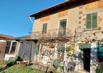 Casa all\'aperto - Casa indipendente via La Pezza
 
3, Luino - foto 1