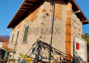 Edificio all\'aperto - Casa indipendente via La Pezza
 
3, Luino - foto 2