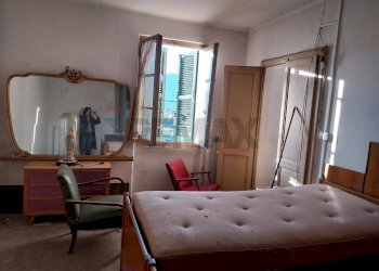 Camera / camera da letto - Casa indipendente via La Pezza
 
3, Luino - foto 15