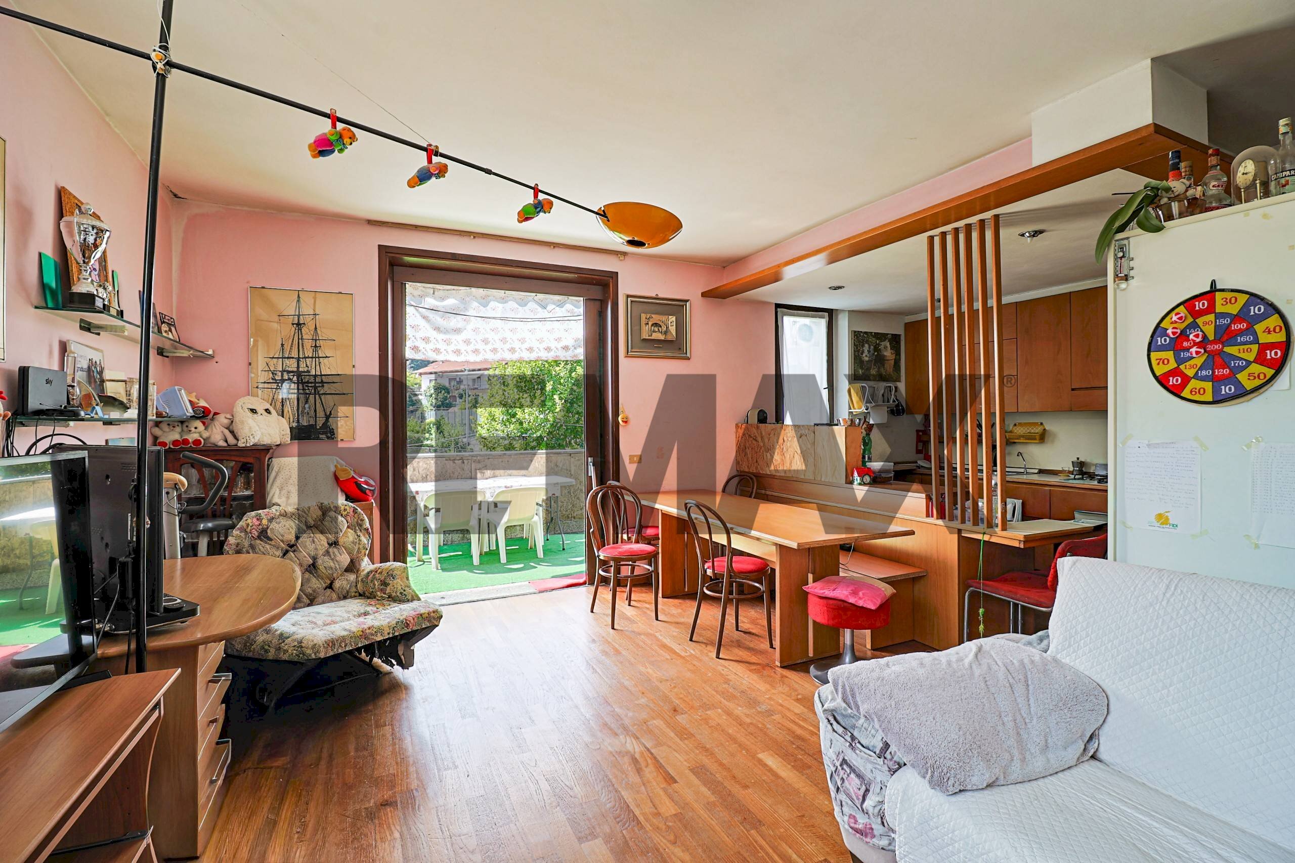 Sala da pranzo - Villa Via Campagnetta
 
10, Castelveccana - foto 2