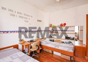 Camera / camera da letto - Villa Via Campagnetta
 
10, Castelveccana - foto 9
