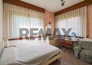 Camera / camera da letto - Villa Via Campagnetta
 
10, Castelveccana - foto 17