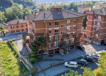 Edificio all\'aperto - Bilocale via Creva
 
110, Luino - foto 1