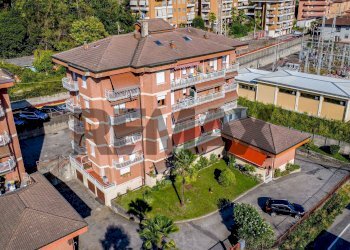 Edificio all\'aperto - Bilocale via Creva
 
110, Luino - foto 2