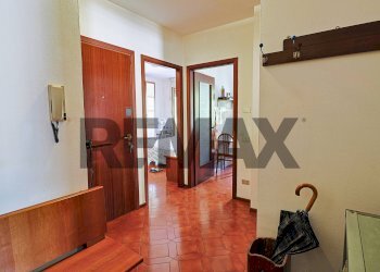 Hall / corridoio - Bilocale via Creva
 
110, Luino - foto 5