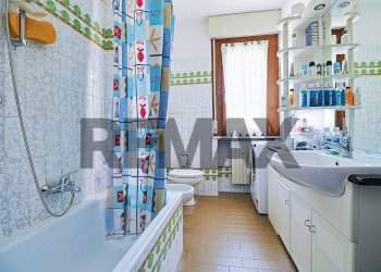 Bagno - Bilocale via Creva
 
110, Luino - foto 11