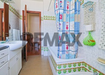 Bagno - Bilocale via Creva
 
110, Luino - foto 12