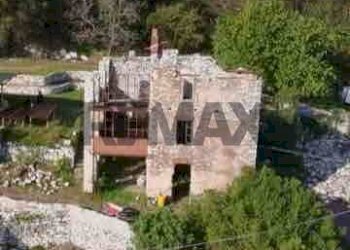 Casa all\'aperto - Rustico Via Montenero
 
SNC, Caravate - foto 12