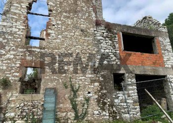 Casa all\'aperto - Rustico Via Montenero
 
SNC, Caravate - foto 13