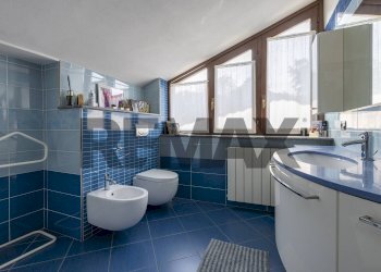 Bagno - Trilocale Via Alemagna
 
7, Barasso - foto 15