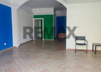 Stanza vuota - Ufficio Via Etnea
218, Tremestieri Etneo - foto 3