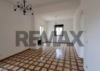 Stanza vuota - Casa semi indipendente Villaggio delle Conchiglie
 
16, Augusta - foto 11