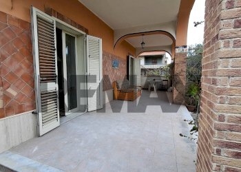 Terrazza - Casa semi indipendente Villaggio delle Conchiglie
 
16, Augusta - foto 32