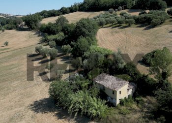 Casa all\'aperto - Terreno agricolo Via Follonica
 
4, Cupramontana - foto 1