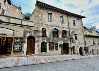 Edificio all\'aperto - Casa semi indipendente VIA PIAGGIA SAN PIETRO
 
11, Assisi - foto 1