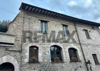 Casa all\'aperto - Casa semi indipendente VIA PIAGGIA SAN PIETRO
 
11, Assisi - foto 2