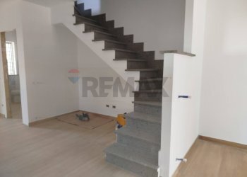 Scale - Villa via delle Mimose
 
26, Ardea - foto 11