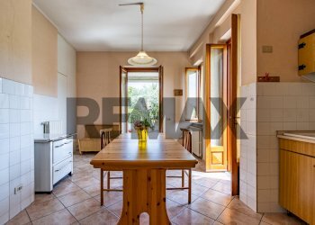 Sala da pranzo - Quadrilocale Via Tintoretto
 
2, Besana in Brianza - foto 8