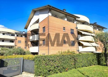Edificio all\'aperto - Trilocale via Galileo Galilei
 
23, Costa Masnaga - foto 1