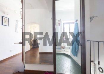 Hall / corridoio - Three-room apartment Via Santo Stefano
 
65, Vedano al Lambro - photo 8