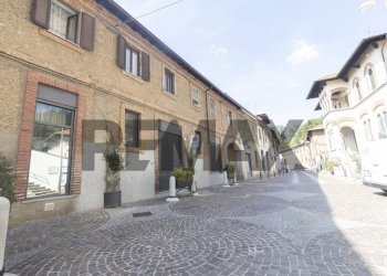 Edificio all\'aperto - Three-room apartment Via Santo Stefano
 
65, Vedano al Lambro - photo 19