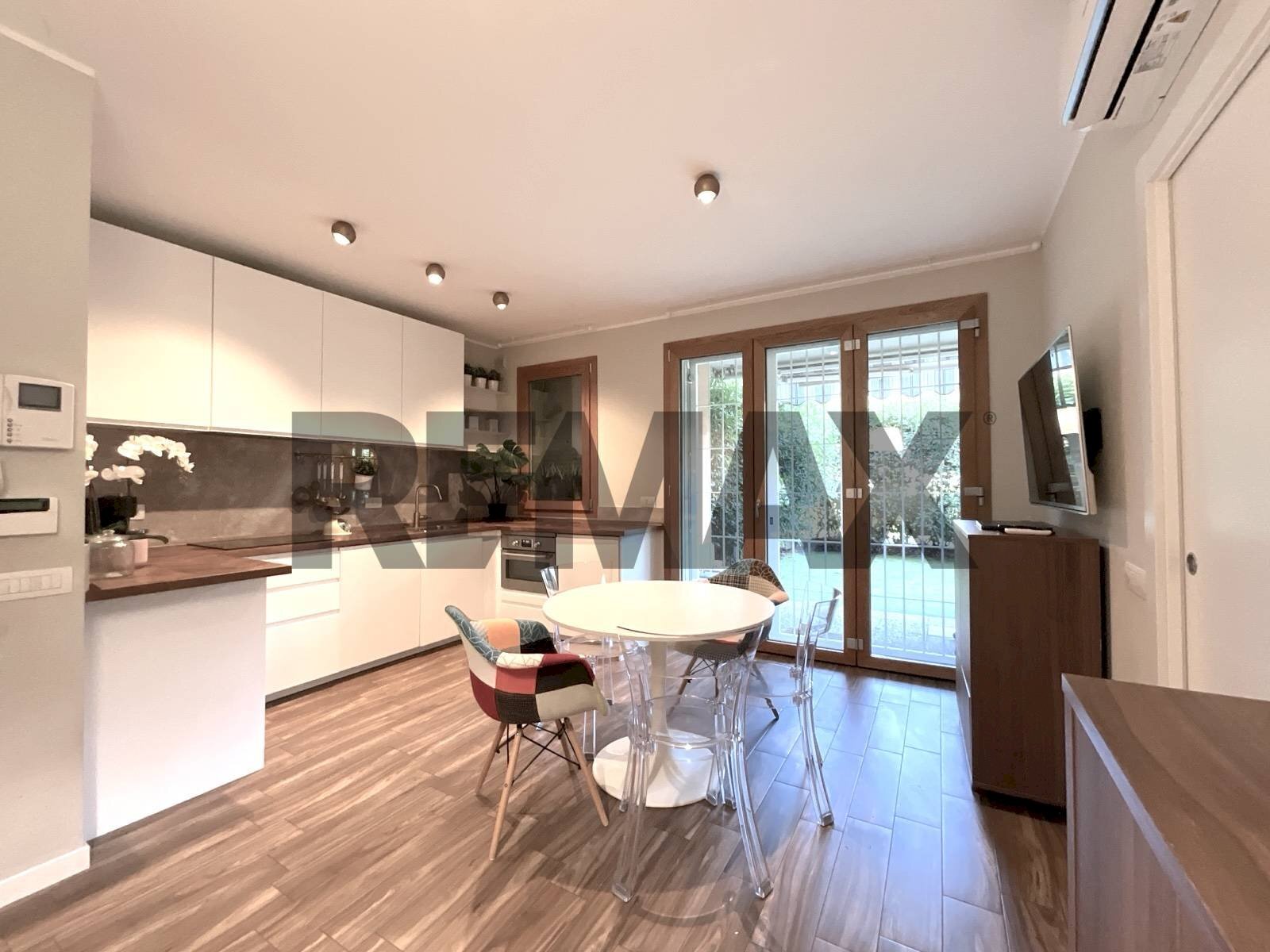 Cucina - Two-room apartment Via Senato
 
13, Arese - photo 1