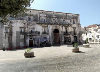 Edificio all\'aperto - Casa indipendente Via Famiglia Marchetti
 
20-22, Ischitella - foto 27
