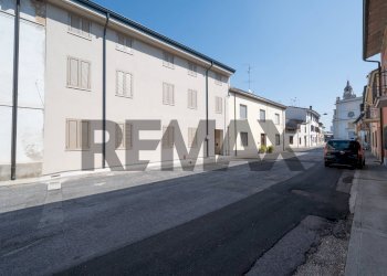 Edificio all\'aperto - Quadrilocale Via Puttina
 
16, Viadana - foto 30