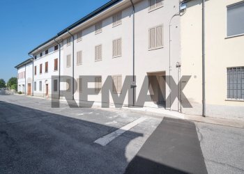 Edificio all\'aperto - Quadrilocale Via Puttina
 
16, Viadana - foto 31
