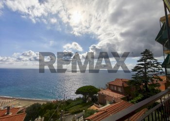 Vista dell\'acqua - Trilocale VIA COLOMBO
 
SNC, Bergeggi - foto 21