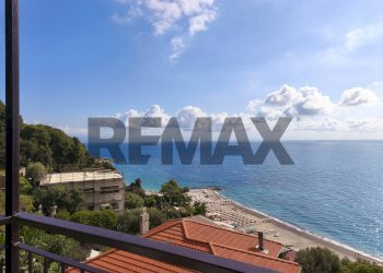 Vista dell\'acqua - Trilocale VIA COLOMBO
 
SNC, Bergeggi - foto 23