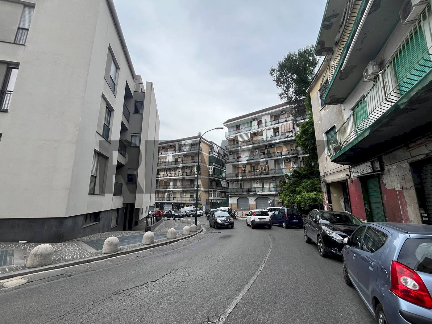 Edificio all\'aperto - Appartamento Via Ponti Rossi
188, Napoli - foto 2