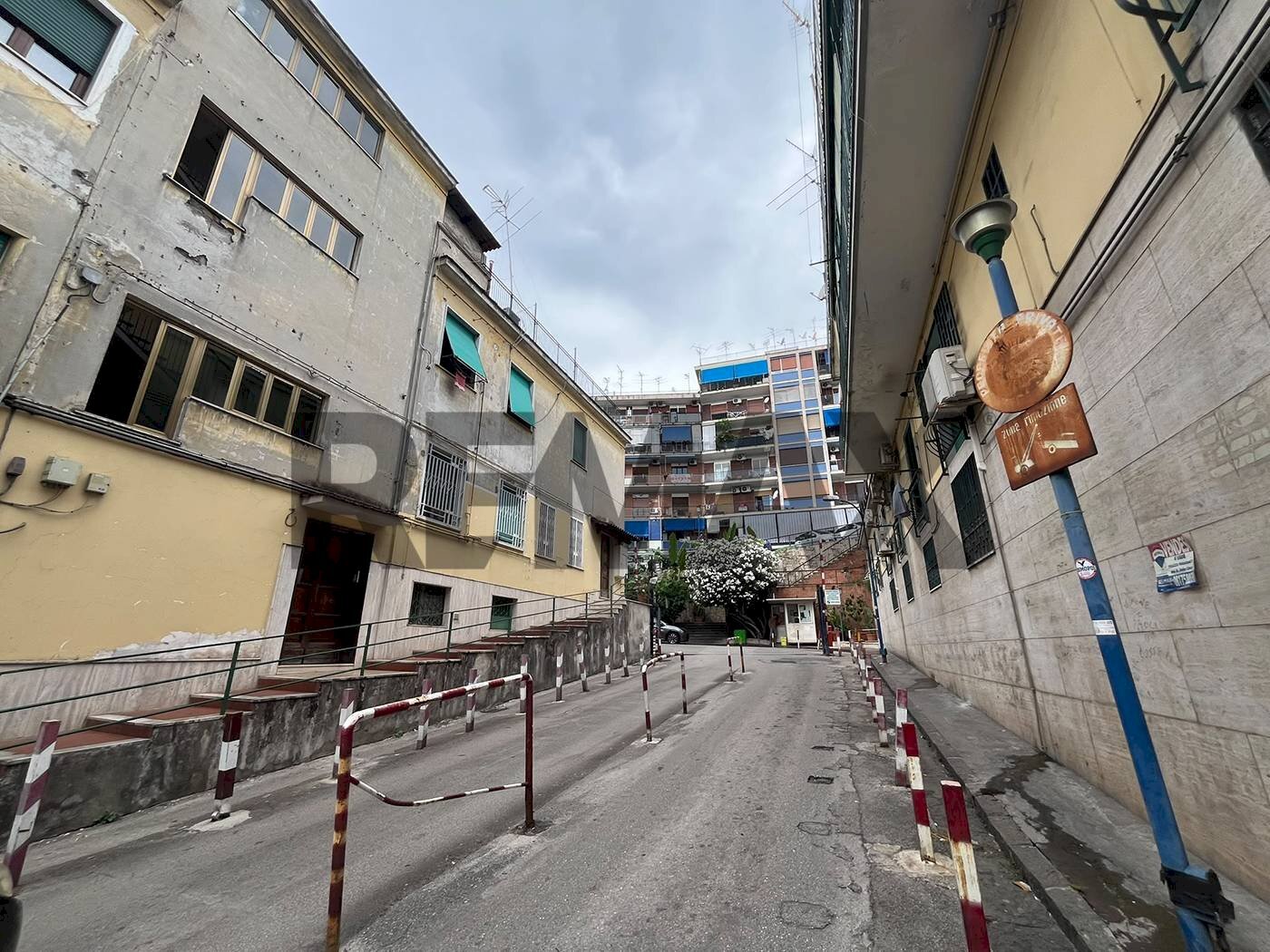 Edificio all\'aperto - Appartamento Via Ponti Rossi
188, Napoli - foto 3