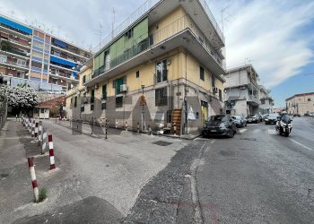 Edificio all\'aperto - Appartamento Via Ponti Rossi
 
188, Napoli - foto 1