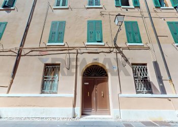 Edificio all\'aperto - Quadrilocale Via Del Carbone
 
10, Ferrara - foto 1