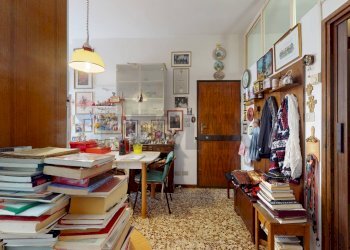 Sala da pranzo - Quadrilocale Via Del Carbone
 
10, Ferrara - foto 19