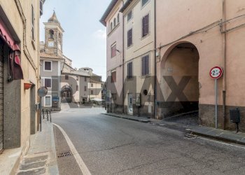 Edificio all\'aperto - Trilocale Via San Vittore
 
16, Gradoli - foto 4