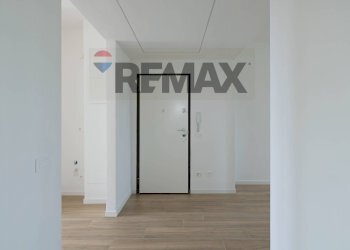 Hall / corridoio - Three-room apartment VIA RIMEMBRANZE
 
5, Vedano al Lambro - photo 40