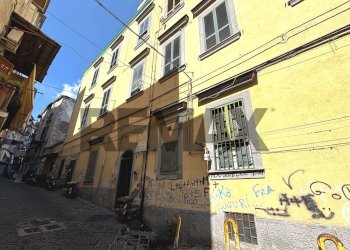 Edificio all\'aperto - Appartamento Via del Serbatoio allo Scudillo
 
18/19/20, Napoli - foto 1