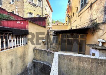 Edificio all\'aperto - Appartamento Via del Serbatoio allo Scudillo
 
18/19/20, Napoli - foto 5